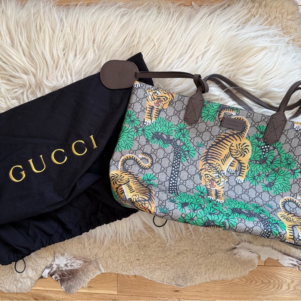 Gucci Bengal Tiger GG Supreme Tote Bag - Picture 2 of 14